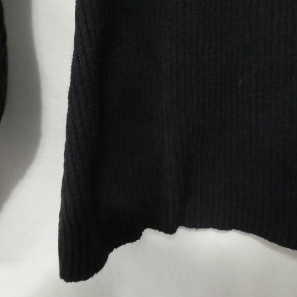 NOMI | medium | Ribbed Burgundy and Black Partial Zip-Up Sweater - Picture 5 of 15